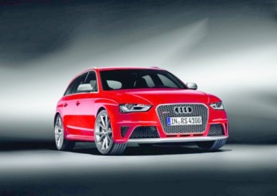 Audi RS4 Avant, gata pentru prezentarea de la Geneva